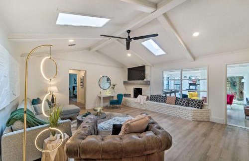 Lubbock House | Luxurious Lubbock Home Fire Pit, Outdoor TV!