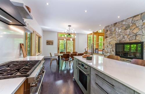 Stratton Mountain House | Luxurious Modern Home Steps to Gondola & Village
