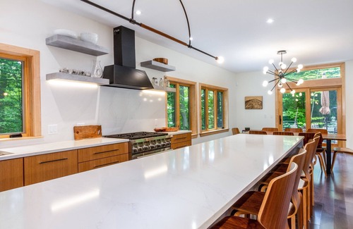 Stratton Mountain House | Luxurious Modern Home Steps to Gondola & Village