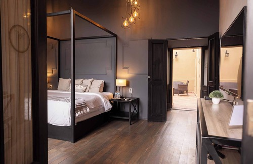 Downtown Queretaro Bed & Breakfast | Luxurious room in historic downtown