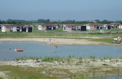 Serooskerke House | Luxurious 4-person chalet at family park in Serooskerke