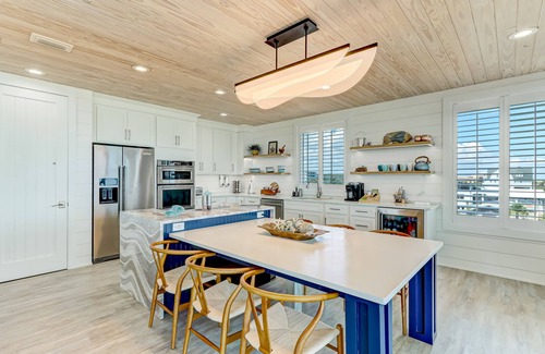 Ocean Cay House | Luxurious Oceanfront 6 bedrooms and 2 kitchens. Luxury at its finest.