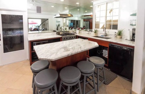 Sunset Beach House | Luxurious Oceanfront House
