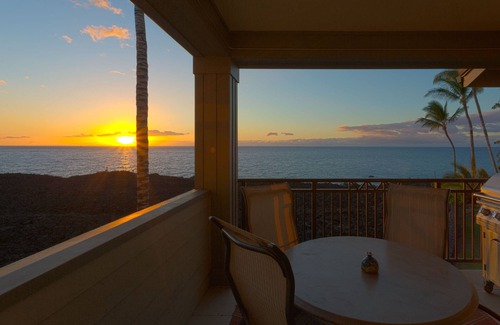 Waikoloa Condo | Luxurious Oceanfront Escape Awaits – Stunning Views & Top-Floor Waikoloa Living!