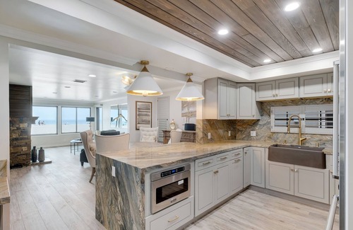 West Newport House | Luxurious Oceanfront home in Newport Beach