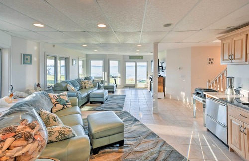 East Sullivan House | Luxurious Oceanfront Flanders Bay Home w/Kayaks!