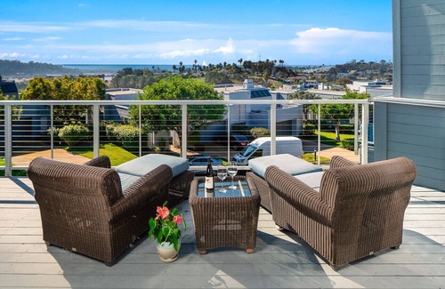 San Diego House | Luxurious Oceanview Townhome in Del Mar w/A/C
