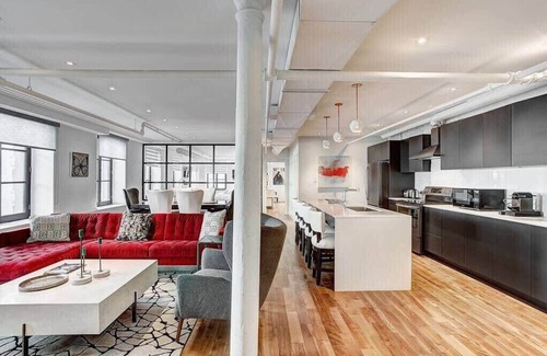 Old Montreal Apartment | Luxurious Old Montreal Penthouse|6Beds|2BA|Sleeps 12