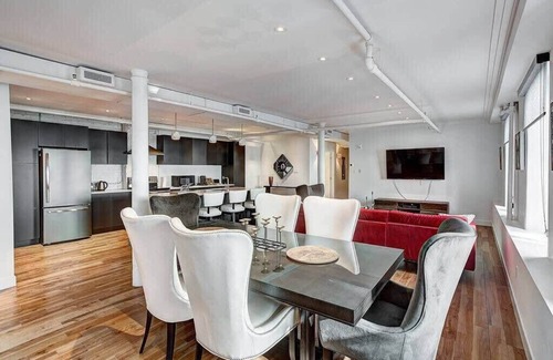 Old Montreal Apartment | Luxurious Old Montreal Penthouse|6Beds|2BA|Sleeps 12
