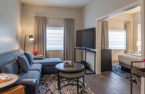 Downtown Portland Hotel | Luxurious One Bedroom Suite at Iconic Heathman Hotel w/Library & Fitness | 2 Units