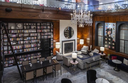 Downtown Portland Hotel | Luxurious One Bedroom Suite at Iconic Heathman Hotel w/Library & Fitness | 2 Units