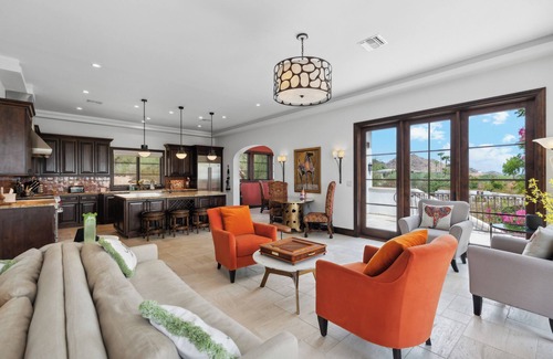 Lincoln Heights House | Luxurious Paradise Valley Mansion with a Private Pool
