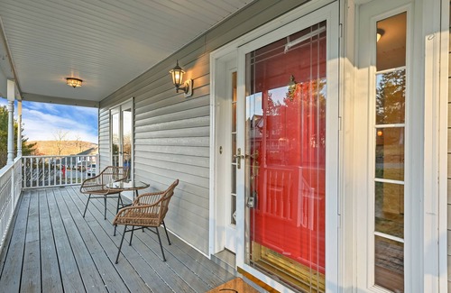 Walton Park House | Luxurious & Peaceful ~ Pool ~ Fire Pit ~ Backyard!