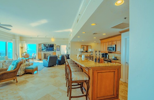 Thomas Drive Condo | Luxurious penthouse with all the amenities. Oceanfront with fabulous views.