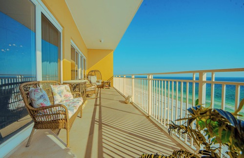 Thomas Drive Condo | Luxurious penthouse with all the amenities. Oceanfront with fabulous views.