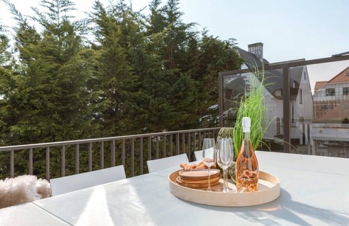 Duinbergen Villa | Luxurious Pins Dorés Villa -Beach-Parking-Terrace