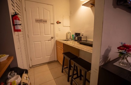 Port Saint Lucie Cottage | Luxurious Pool Cottage Sleep 2