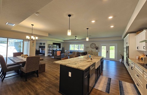 Brooksville House | Luxurious pool oasis by the springs