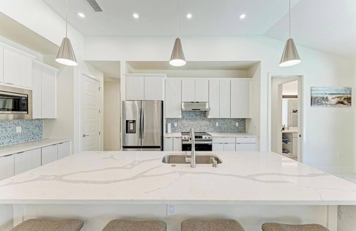 Florida Gulf Coast House | Luxurious Pool & Spa Home W/Private Beach Access