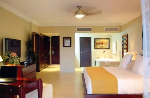 Los Brazos Apartment | Luxurious Presidential Suite Studio