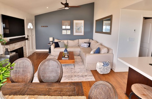 El Segundo Condo | Luxurious Private Beach Condo Near it All, w/OCEAN VIEWS!!