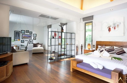 Bang Tao Villa | Luxurious Private Balinese Villa with huge pool