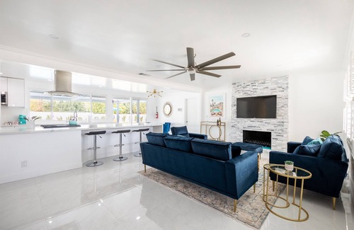 Racquet Club West Villa | Luxurious private oasis w/Postcard perfect Mt.Views! Classy & Perfect Location!