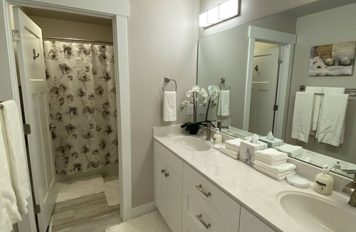 South Jordan House | Luxurious Private Apartment in South Jordan, Utah