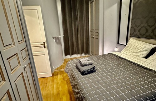 Ternes Apartment | Luxurious Quiet 2 Bedroom with Huge Private Terrace close to Champs Elysées