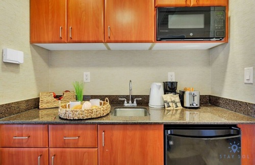 Sunny Isles Beach Condo | Luxurious Resort|Balcony Bay View|Amazing Pool