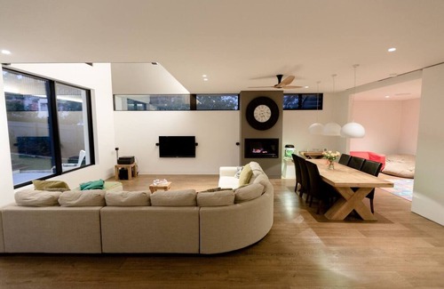 Lane Cove West House | Luxurious resort-style living with pool, Sydney