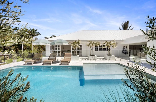 Noosaville House | Luxurious Resort Style Retreat