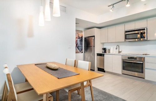 Hallandale Beach Apartment | Luxurious Resort Apartment in Hallandale Beach