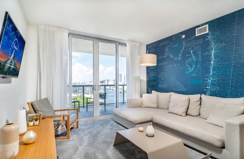 Hallandale Beach Apartment | Luxurious Resort Apartment in Hallandale Beach