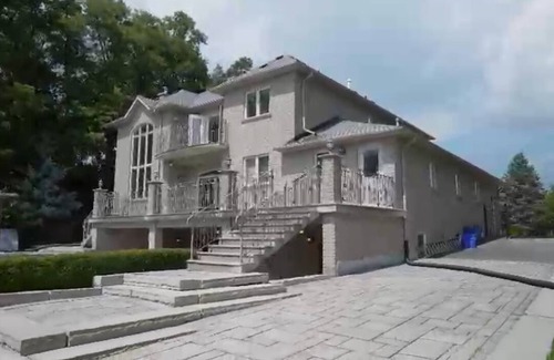 Richmond Hill House | Luxurious retreat with endless entertainment options