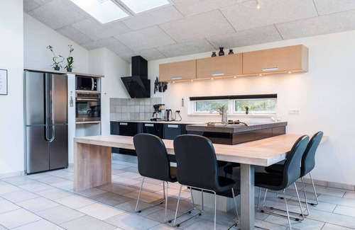 Henne House | Luxurious Retreat in Henne Strand-By Traum