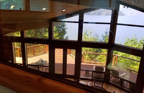 Hoodsport House | Luxurious Retreat on Lake Cushman, Come and Enjoy!