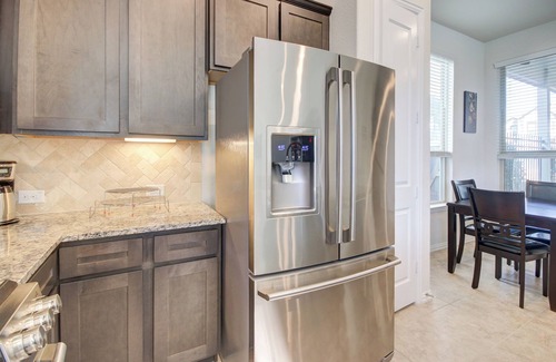 Richmond House | Luxurious Richmond Townhouse - 3 BR, Fenced Yard, Family-Friendly!