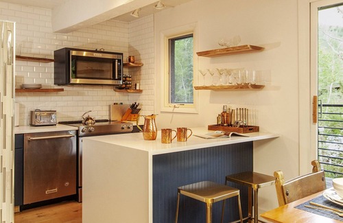 Aspen House | Luxurious Riverfront Modern Mountain Townhouse, Downtown Aspen - walk everywhere