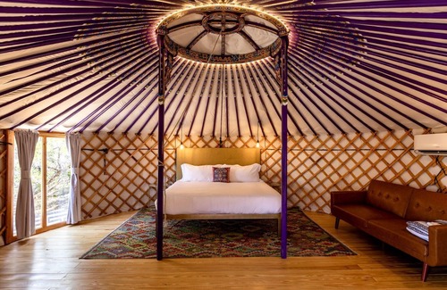 Dripping Springs Cabin | Luxurious Romantic Yurt with Hot Tub in Dripping Springs, Texas