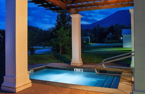 Manchester Apartment | Luxurious Room Incl Pool & Hot Tub Access and More