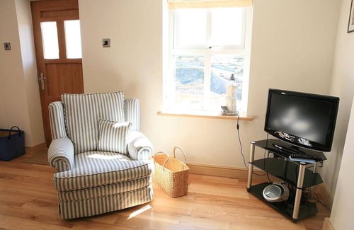 Amlwch Cottage | Luxurious Seafront Cottage