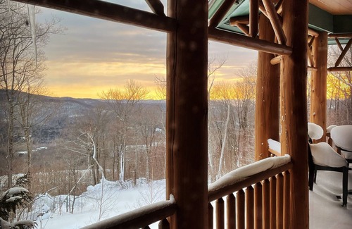 Stratton Mountain House | Luxurious Slopeside Tree Top Mid-Mountain Townhome with Views & Outdoor Hot Tub