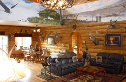Adams Cabin | Luxurious & Spacious! A Great Place For Family, Friends, Reunions & Corporate!