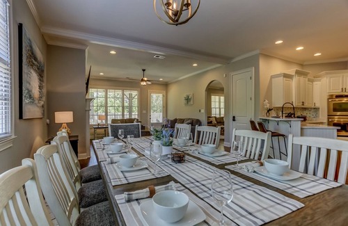 East Memphis House | Luxurious, Spacious Memphis Home - Theatre/Game Room, Patios