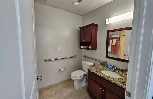 Champaign Apartment | Luxurious Stay at the Historic Inman - 210