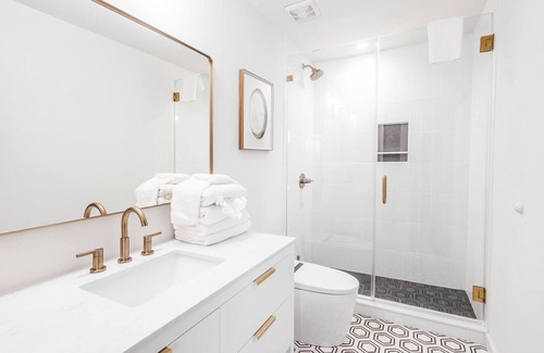 Downtown Charleston Hotel | Luxurious Stay | Best Downtown Location | 360 King