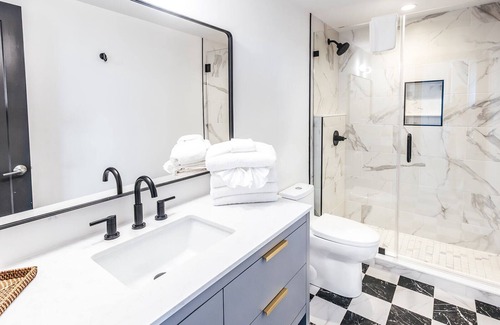 Downtown Charleston Hotel | Luxurious Stay | Best Downtown Location | 360 King