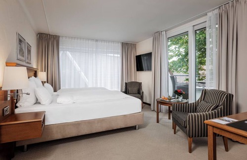 Ootmarsum Hotel | Luxurious Stay with Stunning Garden Views – Near Historic Huis Singraven