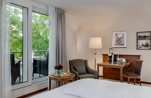 Ootmarsum Hotel | Luxurious Stay with Stunning Garden Views – Near Historic Huis Singraven